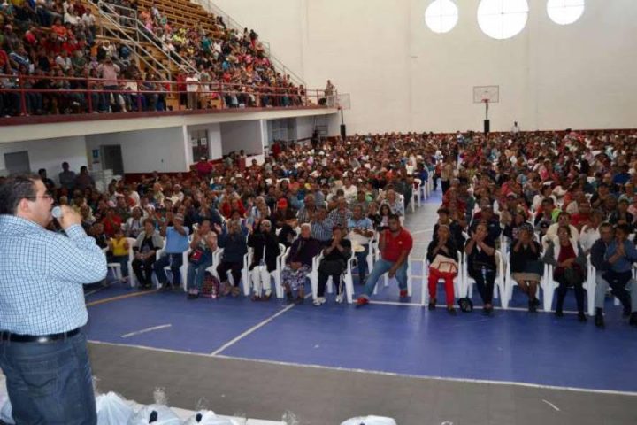 JulioCesarVazquezentregadespensas1