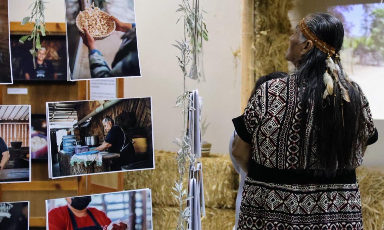 INAGURAN EN TECATE EXPOSICIÓN FOTOGRÁFICA SOBRE LA COCINA TRADICIONAL KUMIAI COMO ESPACIO DE RESISTENCIA CULTURAL