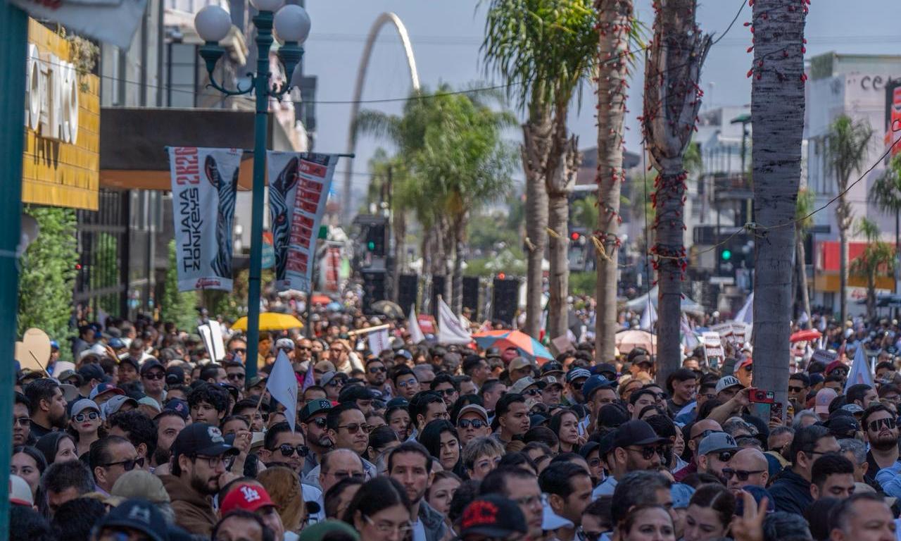 27 mil personas asistieron a la Revu al Segundo Informe de Actividades de la Presidenta