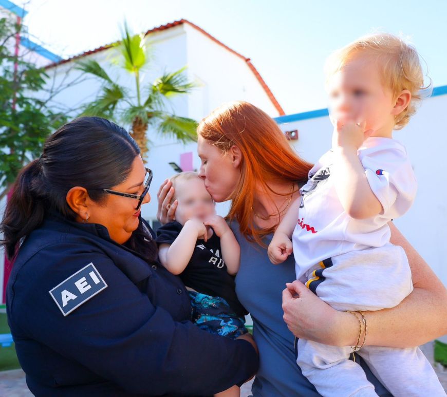 Reúnen a madre con sus hijos tras localizarlos en San Felipe por Alerta Amber Internacional