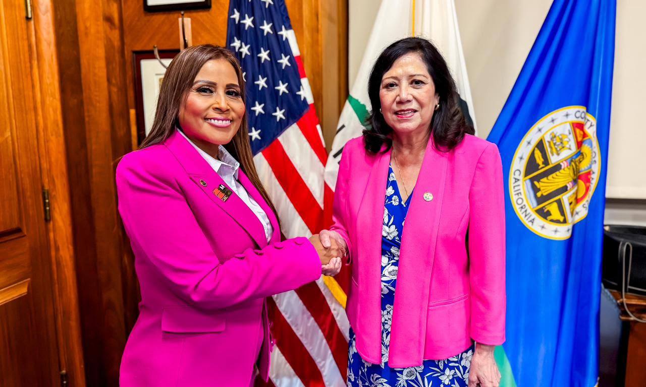 Fortalece Claudia Agatón vínculos binacionales con liderazgos hispanos del sur de California
