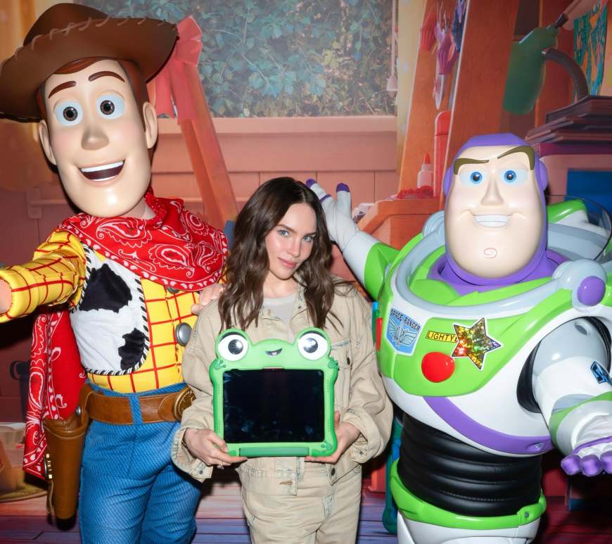 ¡Belinda se une al universo de 'Toy Story 5' como la voz de Lilypad!