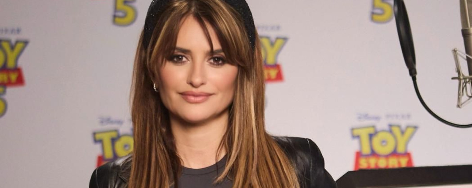 Penélope Cruz se une a Toy Story 5 junto a Bizarrap y Bad Bunny para el doblaje en español