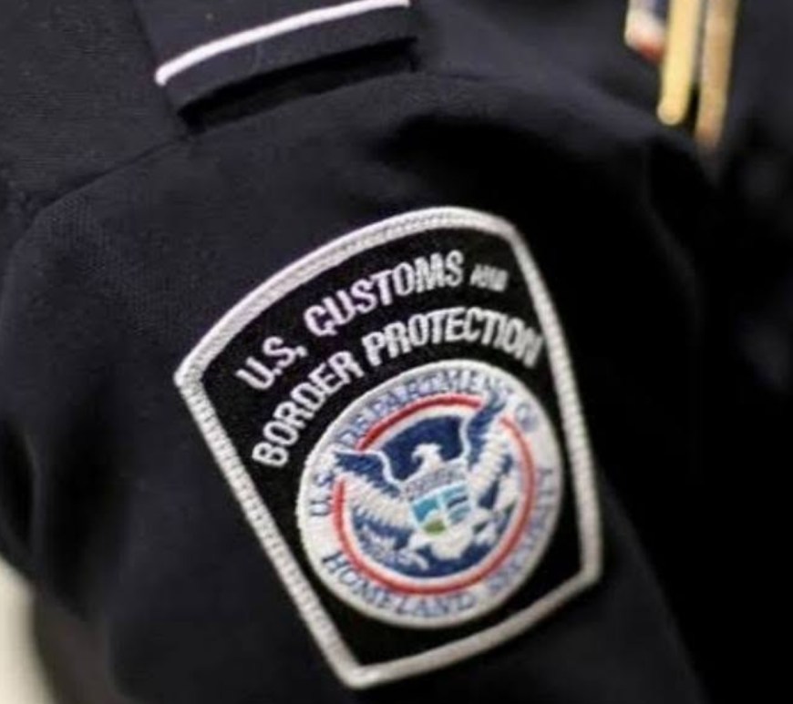El exagente de la Oficina de Aduanas y Protección Fronteriza de Estados Unidos (CBP), Jesse Clark García, de 38 años, fue sentenciado a nueve años de prisión federal por colaborar con el Cártel de Sinaloa para ingresar ilegalmente toneladas de droga a través de la garita internacional de Tecate.