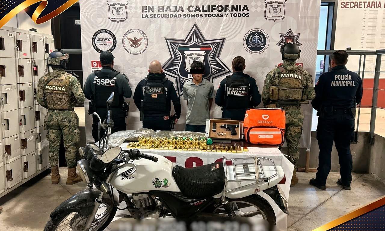 Detienen a repartidor de Didi con armamento, droga y vaporizadores en Tijuana