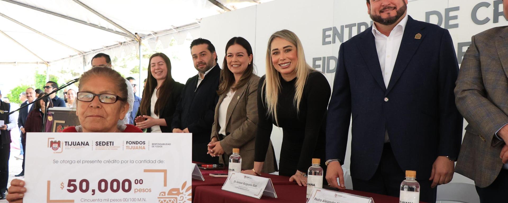 Destaca alcalde Ismael Burgueño colocación de 88.2 mdp en créditos durante su Segundo Informe