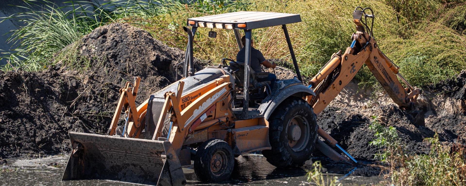 Avanza limpieza de 32 tanques desarenadores en Tijuana para prevenir desbordamientos ante lluvias