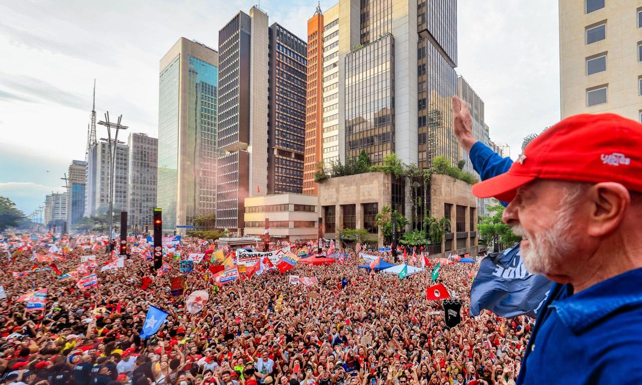 Lula da Silva revierte la desventaja de primera ronda y asegura su cuarta presidencia en Brasil