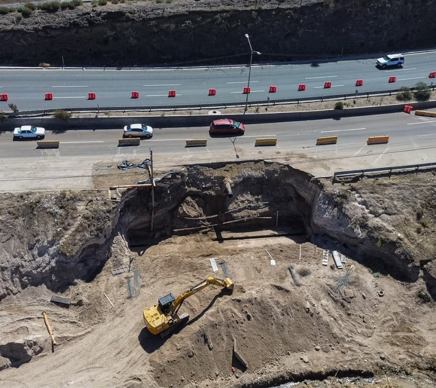 Habilitan contraflujo por socavón en la carretera libre Tijuana–Rosarito; obras costarán 43 mdp y concluirán en diciembre