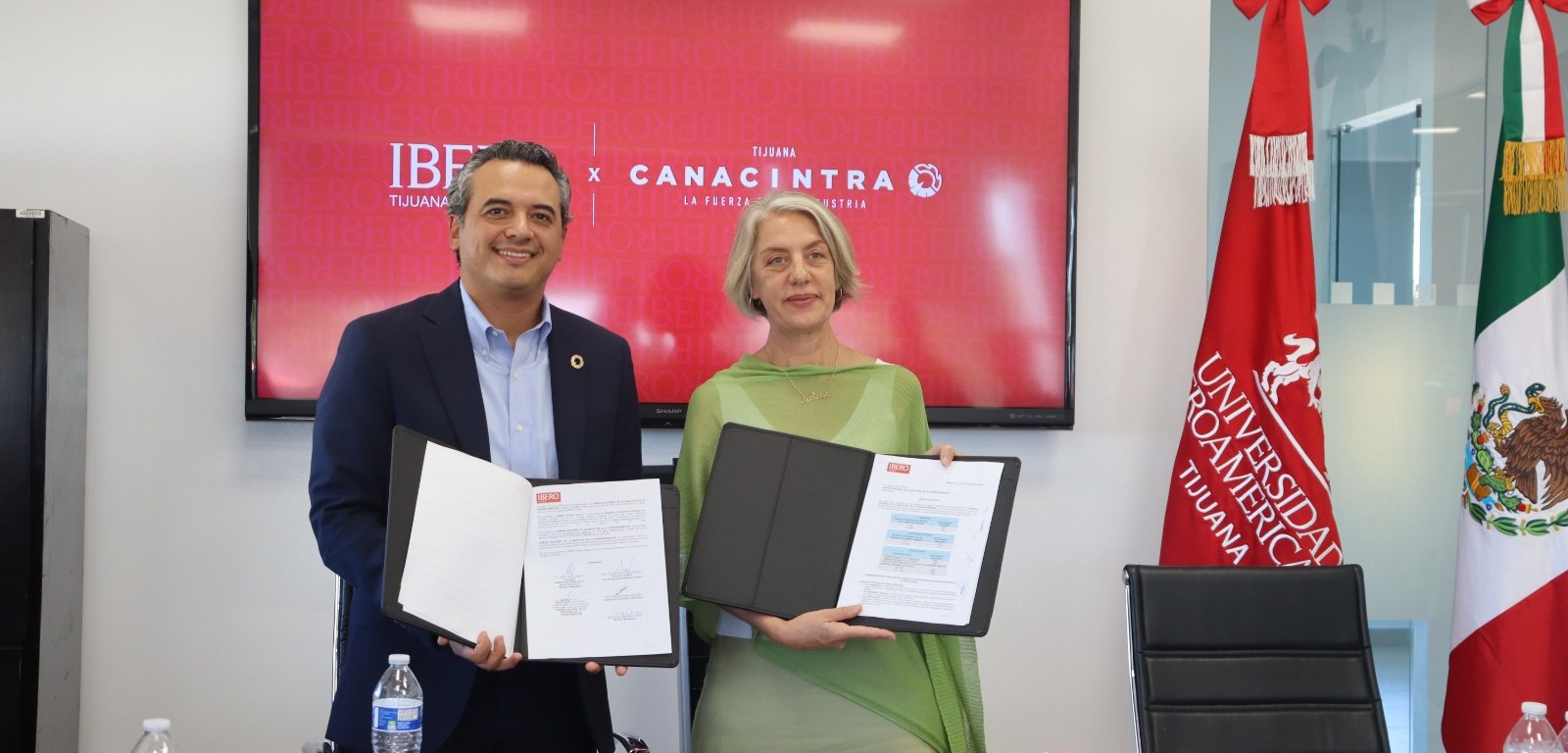 Ibero y Canacintra firman convenio para capacitar talento ante demandas de la industria en Tijuana