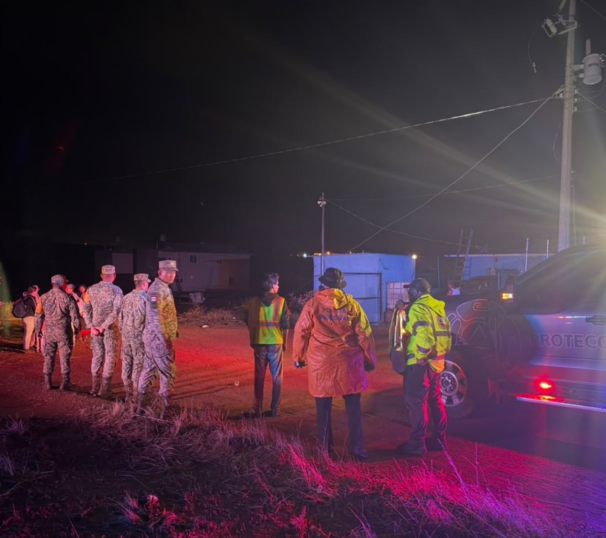 Desbordamiento de arroyo deja 30 familias evacuadas y casi 200 refugiados tras el paso de la tormenta "Rachel" en Ensenada