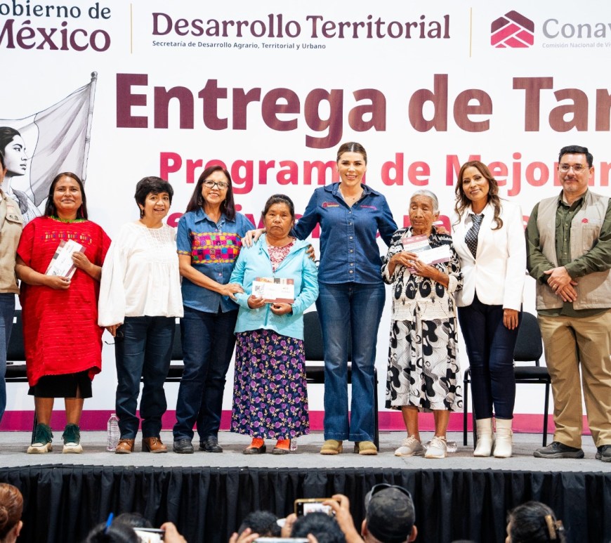 Entregan en Maneadero tarjetas del programa federal de mejoramiento de vivienda