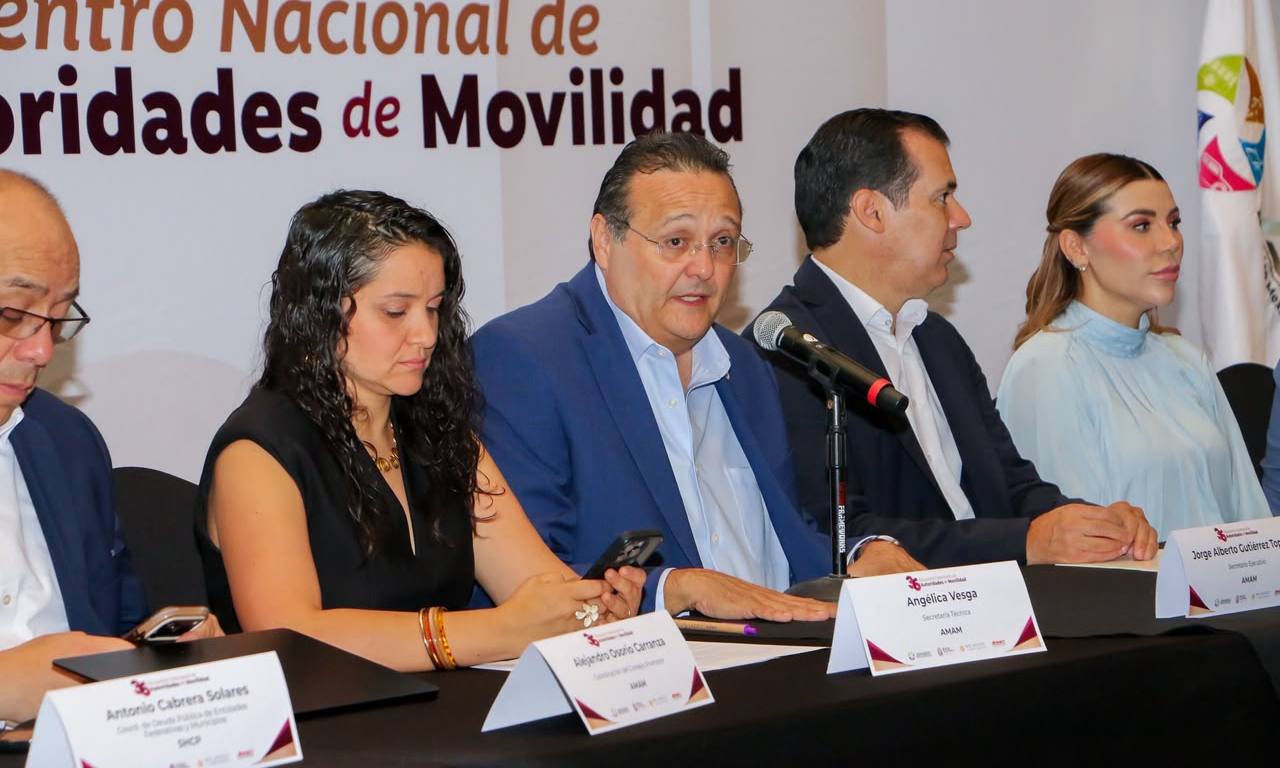 Discuten en Tijuana la transición hacia el transporte sustentable y la electromovilidad nacional