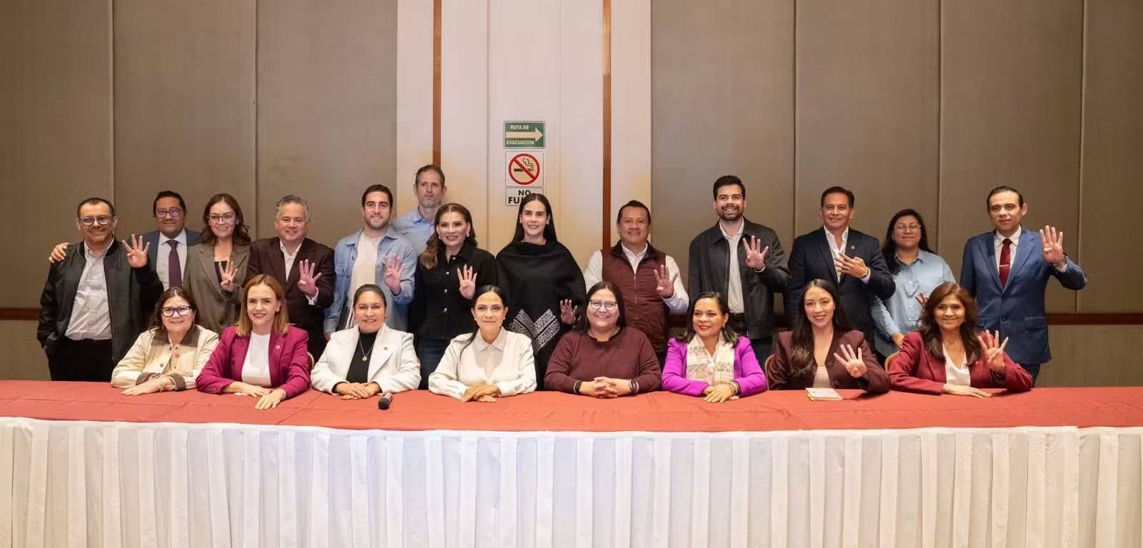 Morena reúne a liderazgos estatales en la capital; Julieta Ramírez acude por Baja California